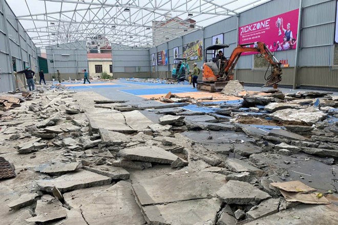 Sân pickleball xây trái phép: Xã vận động tháo dỡ, người dân không chấp hành Sân pickleball xây trái phép: Xã vận động tháo dỡ, người dân không chấp hành