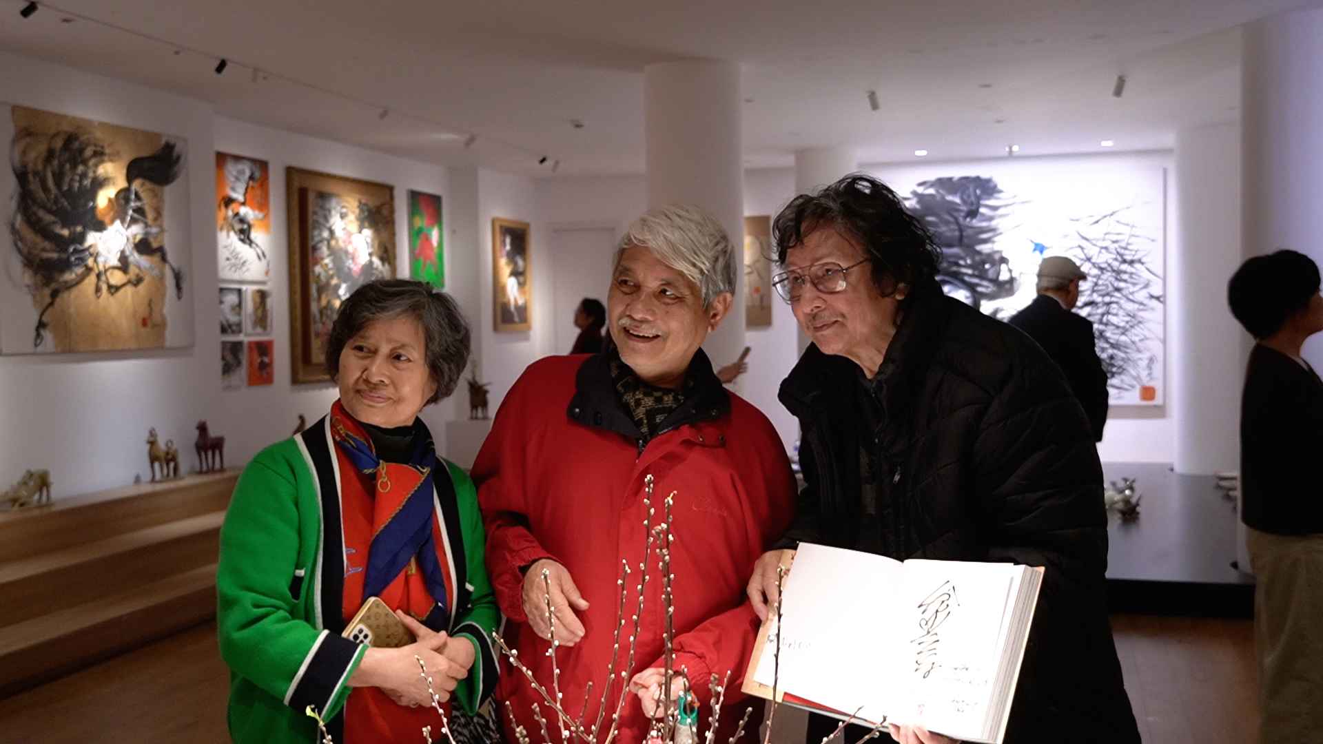 The "Sacred Horse" horse in the painting space to welcome the Binh Ngo spring in Hanoi.