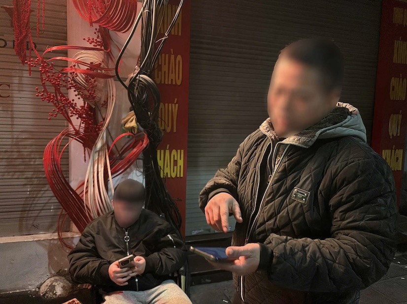 Đáng chú ý, có người cho biết chấp nhận vay vốn ngân hàng, sử dụng lãi vay như một dạng “đòn bẩy tài chính” để mua bạc, với kỳ vọng giá tiếp tục tăng trong thời gian tới.