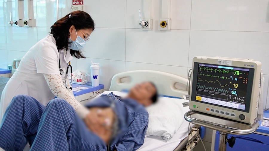 Resolving sorrow with alcohol, male Hanoi patient pays the price with acute pancreatitis, cirrhosis