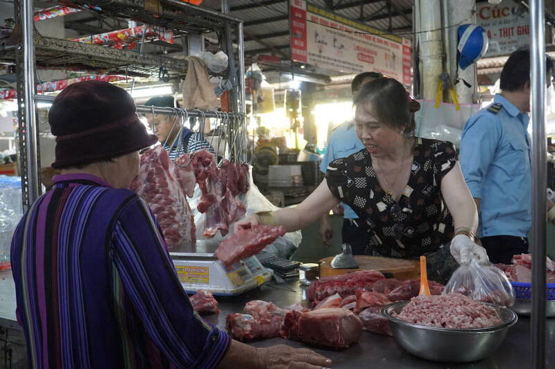 Ho Chi Minh City does not allow the situation of pork shortage during Tet to occur. Photo: Ha May