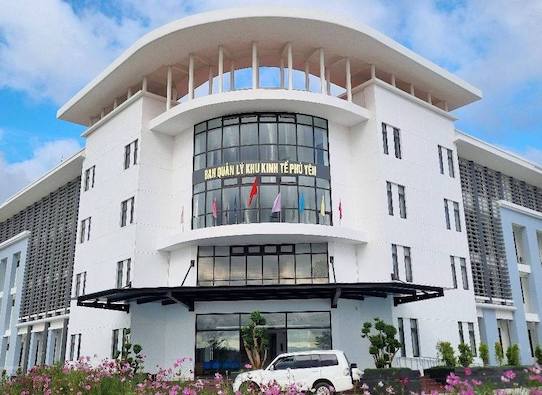 Sau khi hop nhat 3 ban, se doi du 2 truong ban se duoc de nghi cap co tham quyen xem xet, bo tri phu hop voi yeu cau cong tac. Anh: Ban Quan ly Khu kinh te Phu Yen