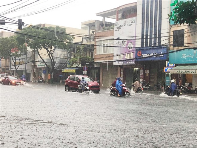 It is forecasted that today, January 3rd, many South Central provinces will have rain due to cold air. Photo: Nguyen Linh