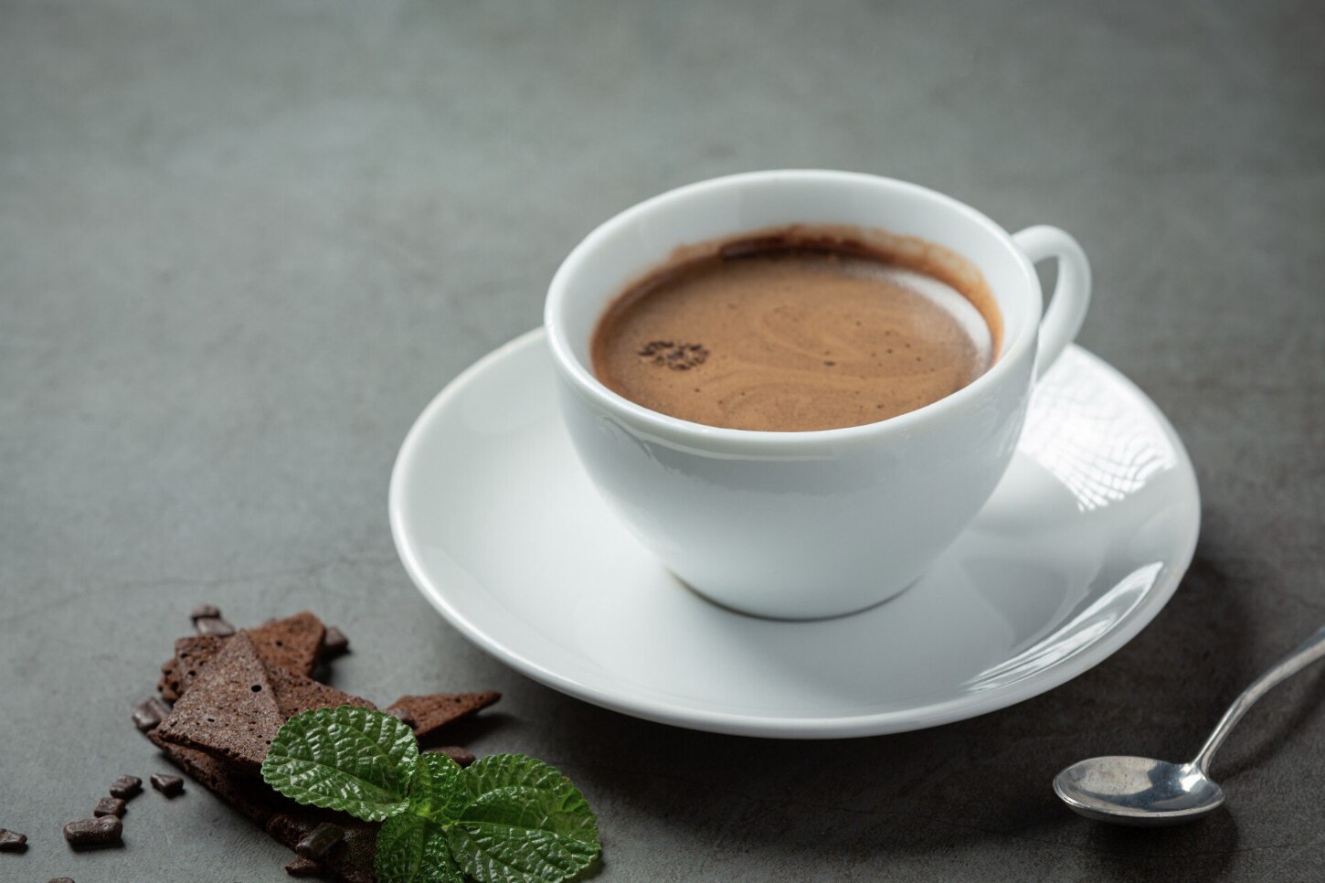 Many familiar drinks during the festival season contain surprisingly high sugar content. Photo: Thuy Duong