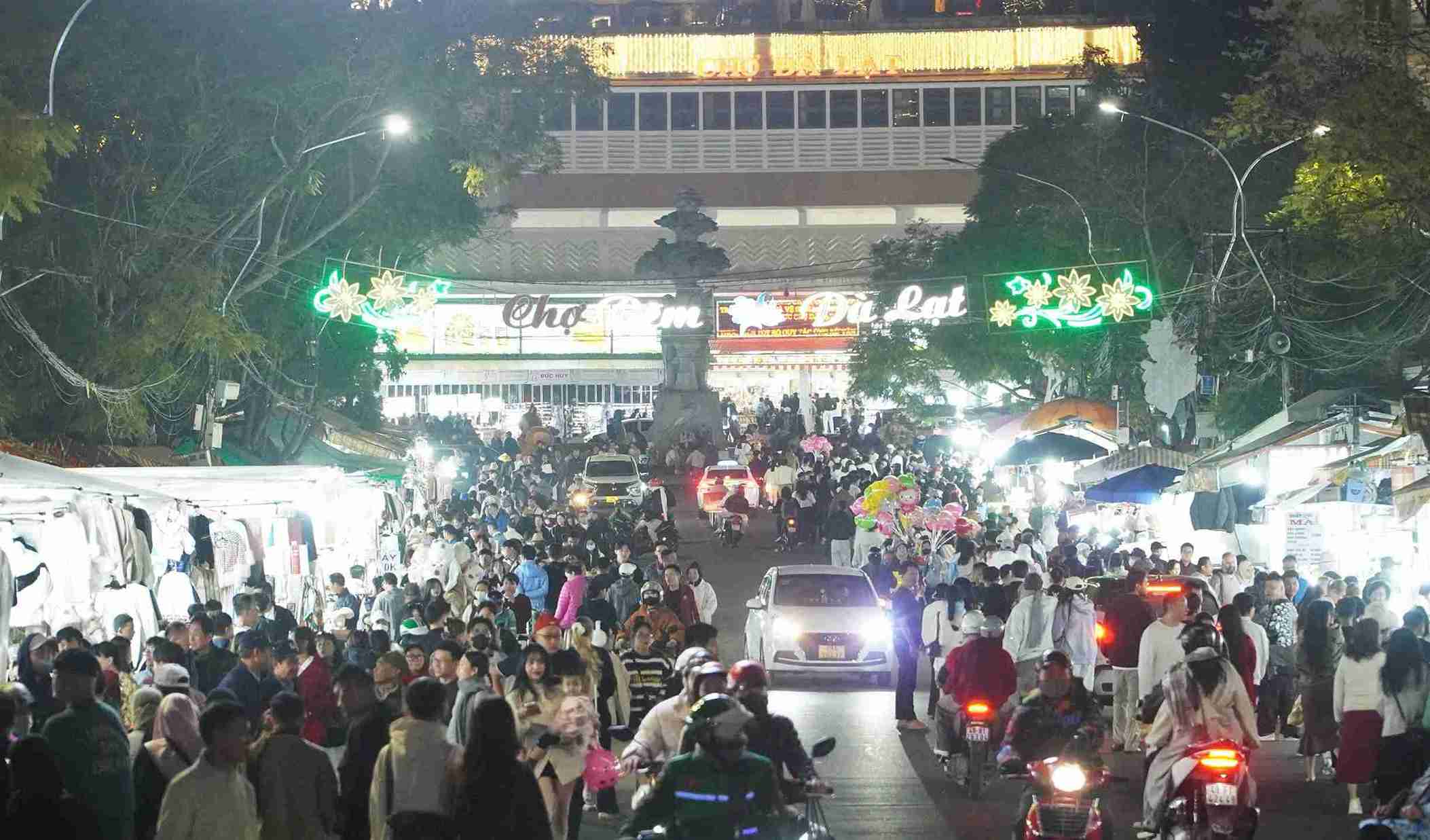 Cho dem Da Lat chat kin vao toi 2.1. Anh: Dac Phu