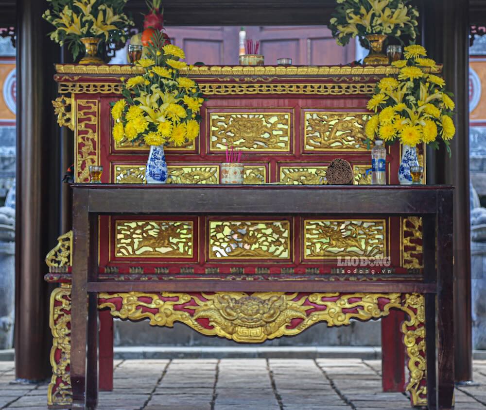 An tho dat ben trong nha ruong.