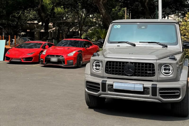 Large-capacity customized Nissan GT-R (center) appears with Lamborghini Huracan and Mercedes-AMG G63 (right) at a gathering of car enthusiasts in the Southern region. Photo: Supercar In VietNam