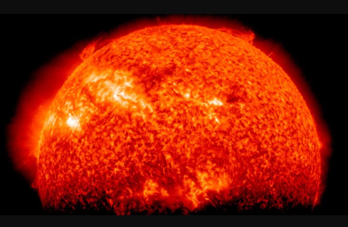 Mot vu phong khoi vanh nhat hoa - hien tuong Mat troi giai phong luong lon plasma va tu truong. Anh: NASA