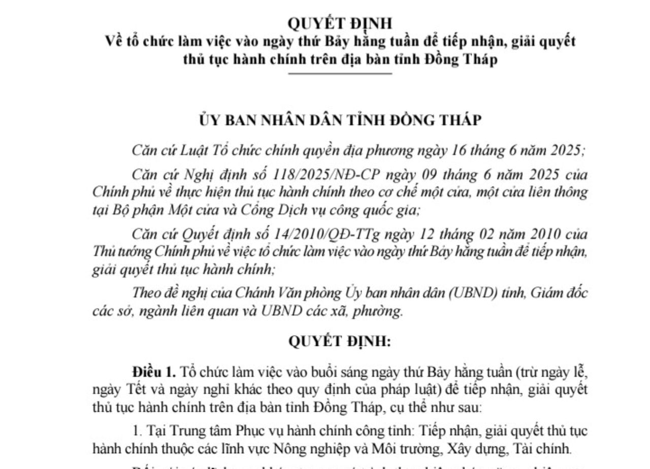 Mot phan van ban Quyet dinh ve viec thuc hien lam viec lam viec ngay thu Bay cua tinh Dong Thap. Anh: Thanh Mai
