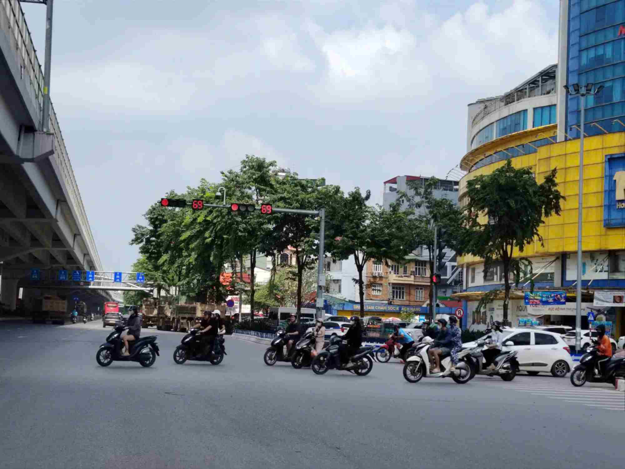The policy of motorcycle emission testing has been popularized for a long time. Photo: Xuyen Dong
