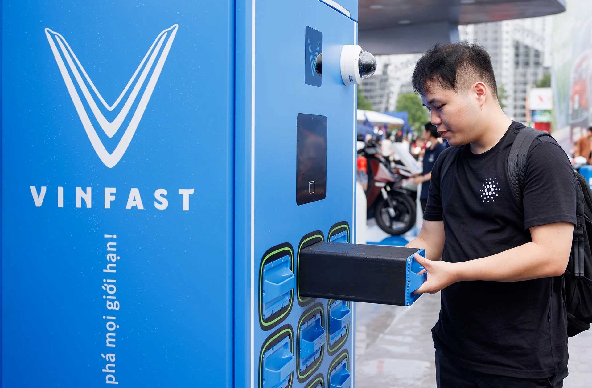 VinFast electric motorcycle battery exchange cabinet is being deployed nationwide. Photo: Vinfast