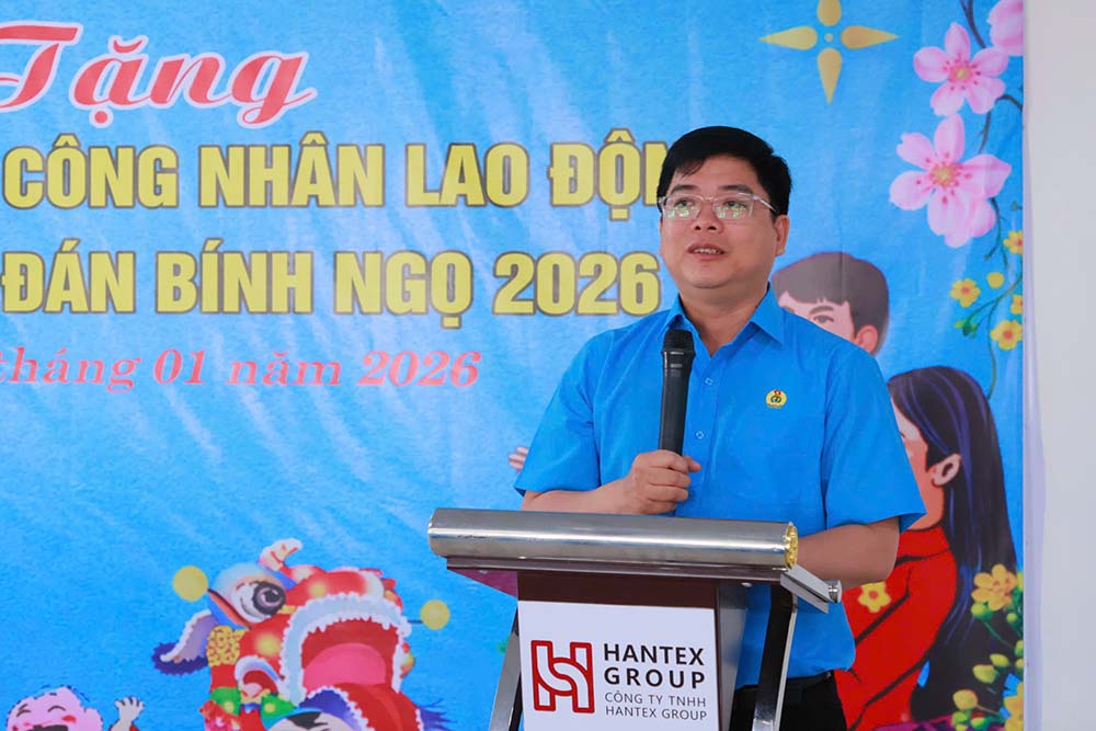 Phó Chủ tịch Liên đoàn Lao động tỉnh Tây Ninh Nguyễn Hoài Thanh phát biểu tại chương trình. Ảnh: Phương Dung