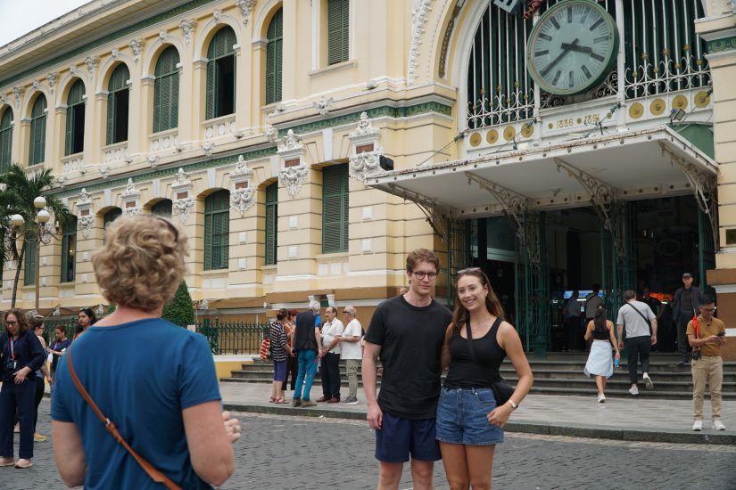 Destinations in Ho Chi Minh City attract international visitors to visit and take photos. Photo: Thanh Chan