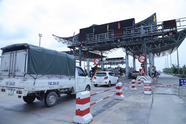 The Thai Ha Bridge BOT project has been repeatedly reflected by Lao Dong Newspaper for inadequacies before. Photo: Xuyen Dong
