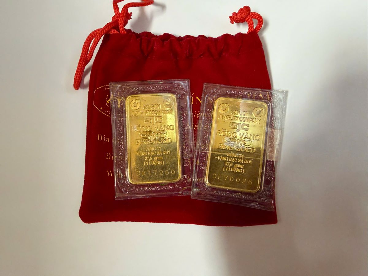 SJC gold bar price traded at 177.1 - 180.1 million VND/tael (buying - selling) at 9:31 am on January 30. Photo: Khanh Minh
