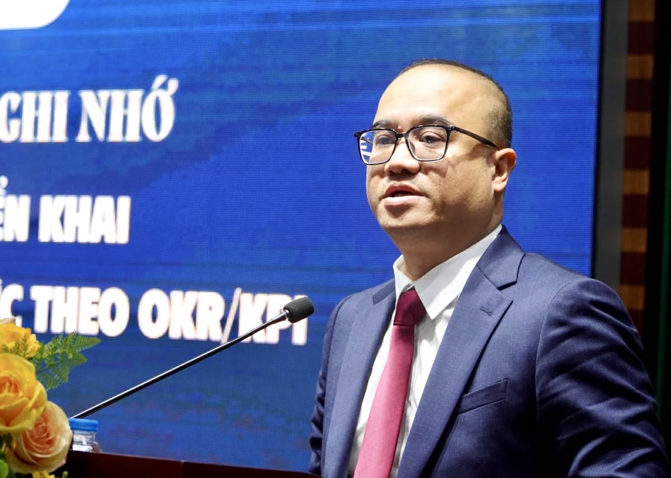 PGS.TS Nguyễn Trúc Lê, Bí thư Đảng ủy Trường Đại học Kinh tế, Đại học Quốc gia Hà Nội. Ảnh: Tường Vân