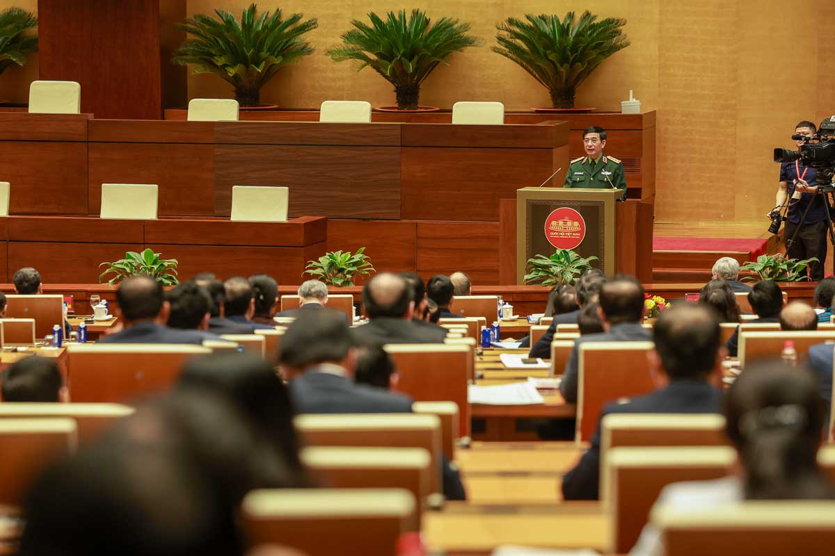 Đại tướng Phan Văn Giang nhắc tới nội dung tổ chức triển khai thành lập 3 trường thiếu sinh quân tại miền Bắc, Trung, Nam. Ảnh: Hải Nguyễn