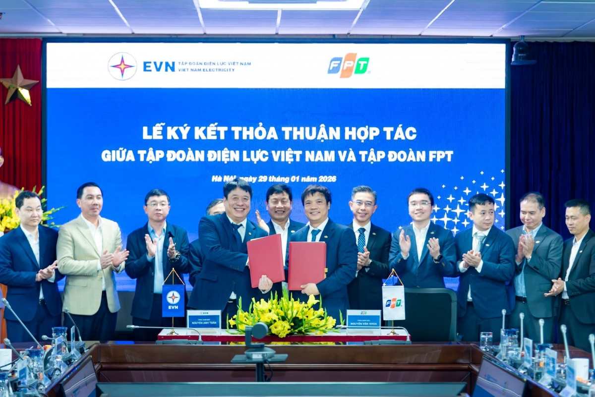 EVN and FPT sign strategic cooperation agreement, promoting digital transformation - green transformation - AI transformation in the electricity sector. Photo: FPT