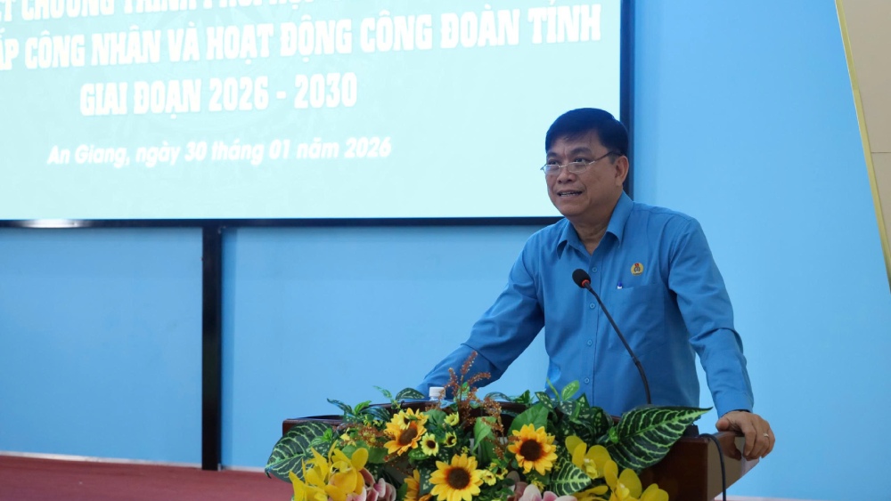 Ông Đỗ Trần Thịnh – Chủ tịch LĐLĐ tỉnh An Giang phát biểu. Ảnh: Cẩm Tú