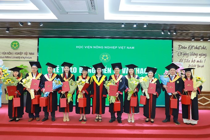 Vietnam National University of Agriculture awards degrees to new doctors and masters