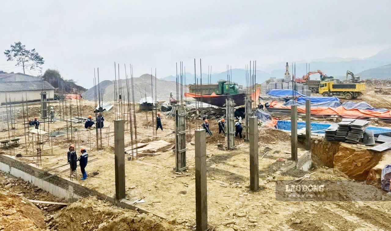 Many boarding schools in border areas in Tuyen Quang province are being built. Photo: Hoang Tuyen.