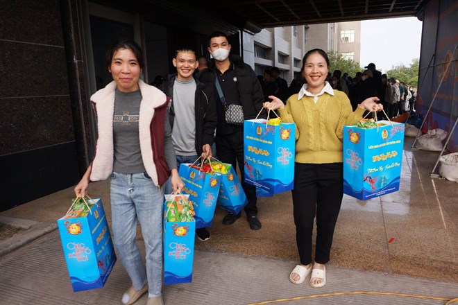 Quảng Ninh tổ chức Tết Sum vầy cho 700 công nhân KCN Cảng biển Hải Hà