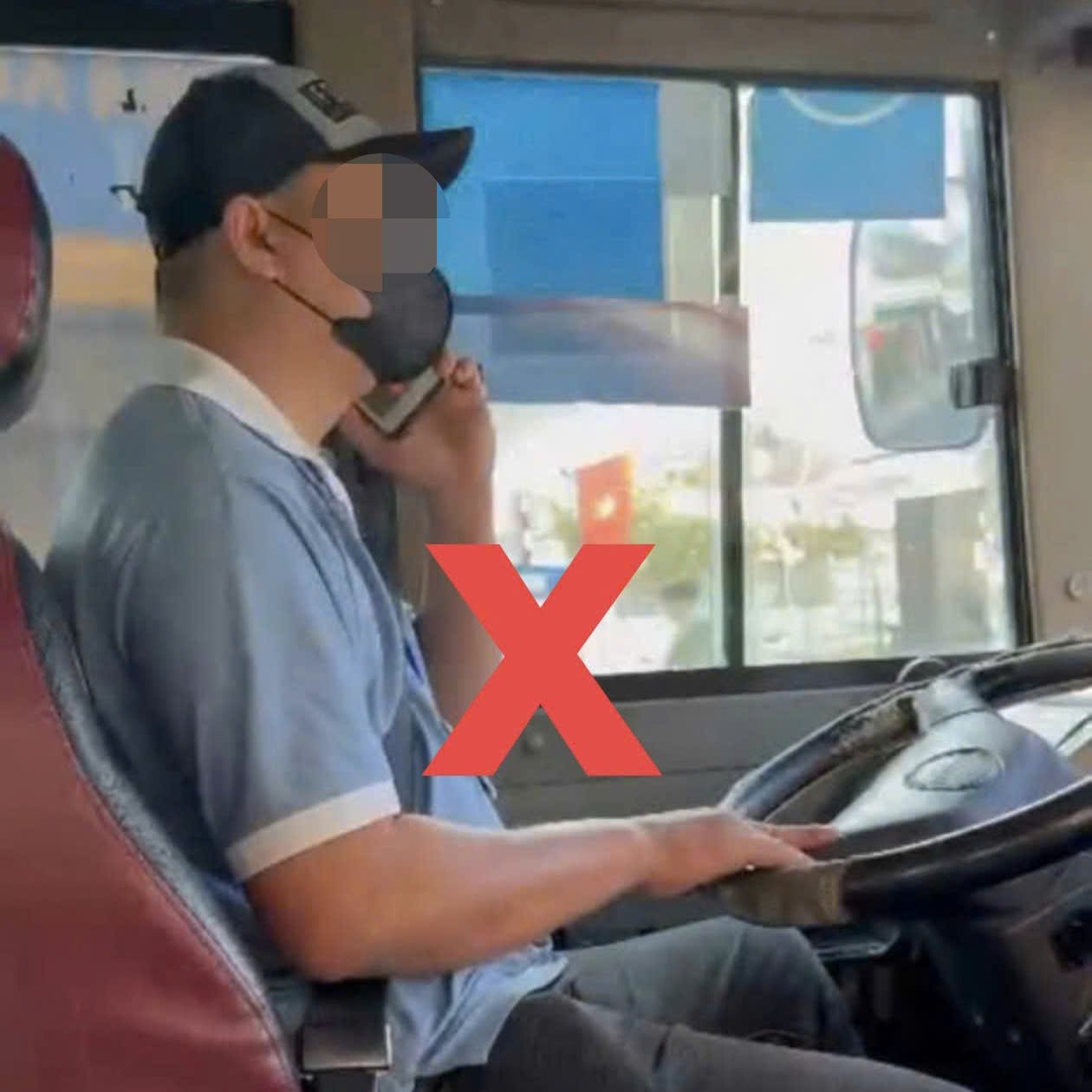 Bus driver in Khanh Hoa fined for using phone while driving. Photo: Traffic Police Department