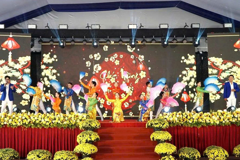 The Trade Union Tet Market - Spring 2026 organized by the Vietnam General Confederation of Labour officially opened this morning in Ho Chi Minh City. Photo: Anh Tu