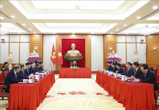 General Secretary To Lam held a phone call with the Secretary General of the People's Action Party (PAP), Singaporean Prime Minister Lawrence Wong on the afternoon of January 30. Photo: VNA