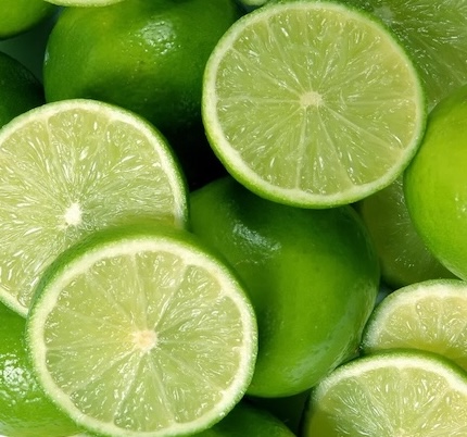 Drinking lemon water when just waking up to lose weight and detoxify will be harmful to health if not done properly. Photo: Kieu Vu