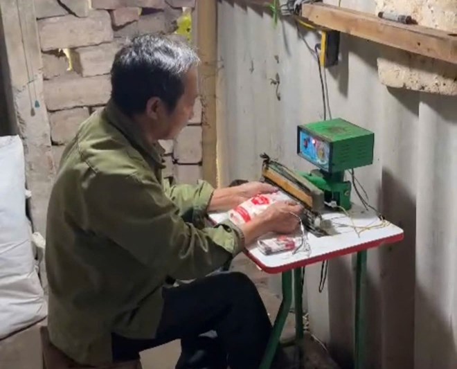 Vạch trần thủ đoạn sản xuất hàng tấn mì chính giả của đối tượng U70 tại Hưng Yên