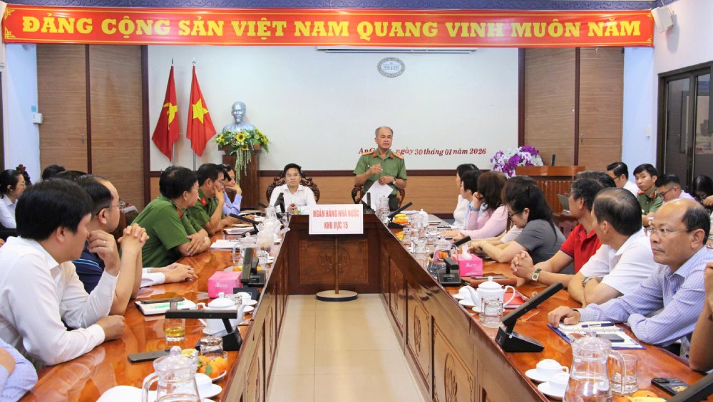 Recent bank robberies have become complicated and reckless. Photo: Van Lam