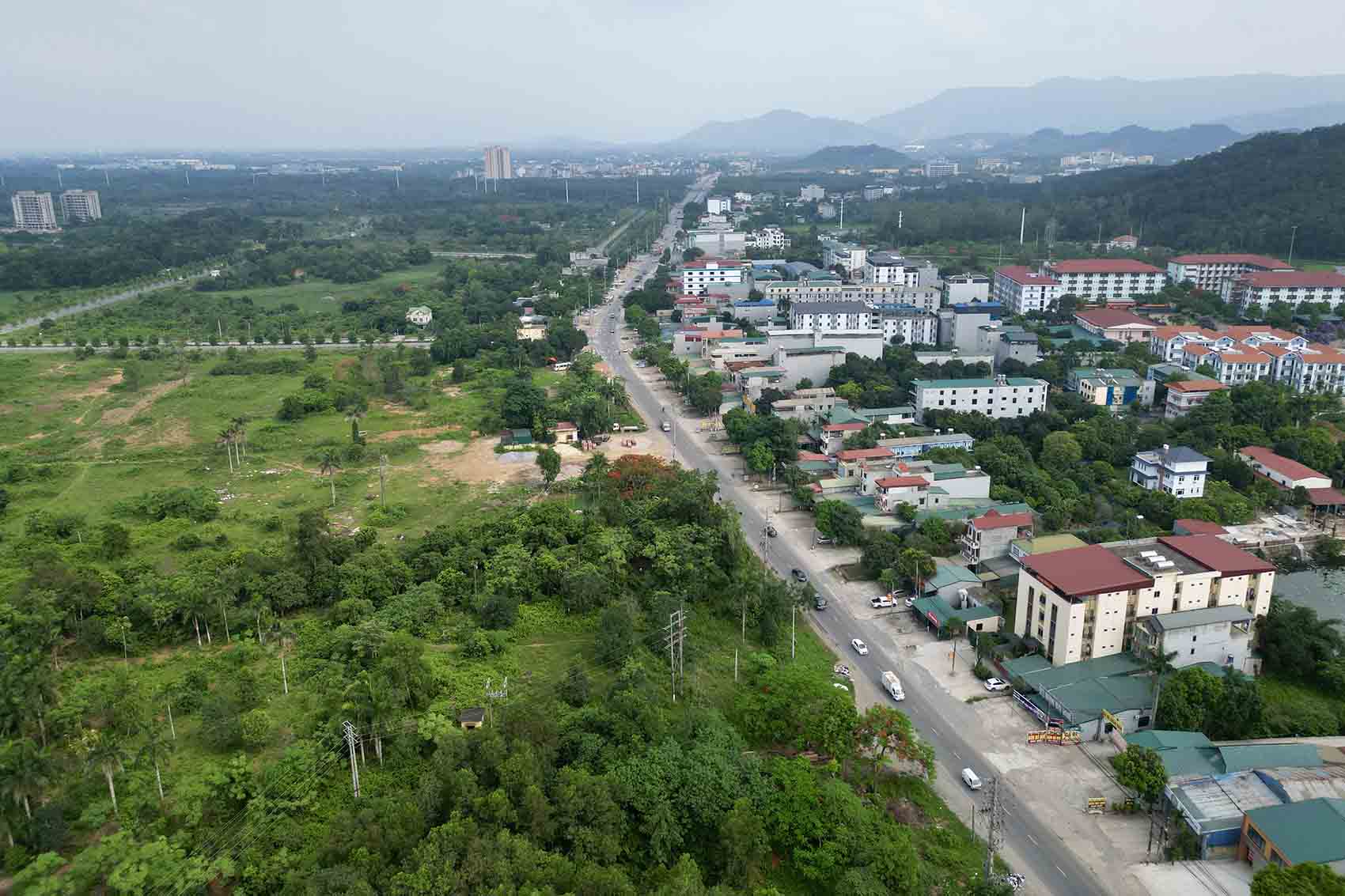 Road 21A through Yen Xuan commune is expected to complete site clearance before February 15. Photo: Huu Chanh