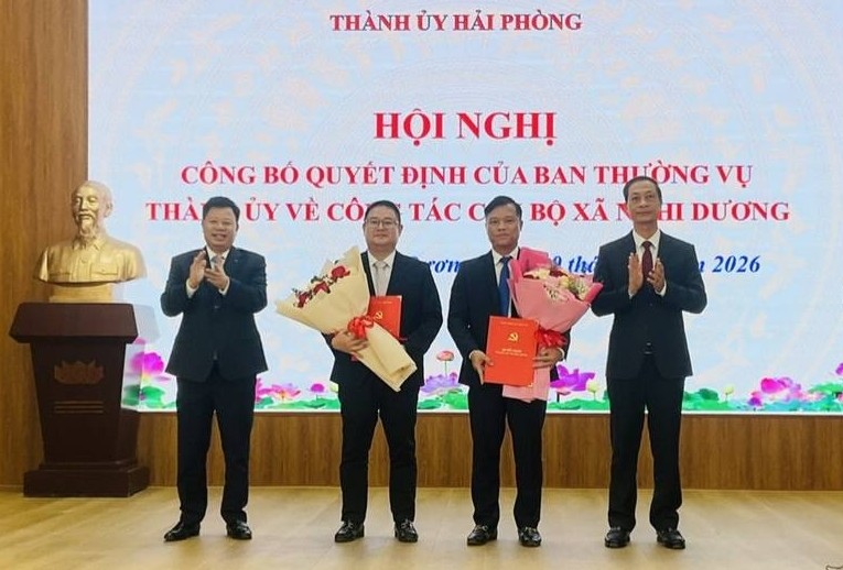 Mr. Luong Van Cong, Director of the Hai Phong Civil and Infrastructure Construction Investment Project Management Board, was transferred to hold the position of Secretary of the Party Committee of Nghi Duong commune. Photo: Nghi Duong Commune E-Portal
