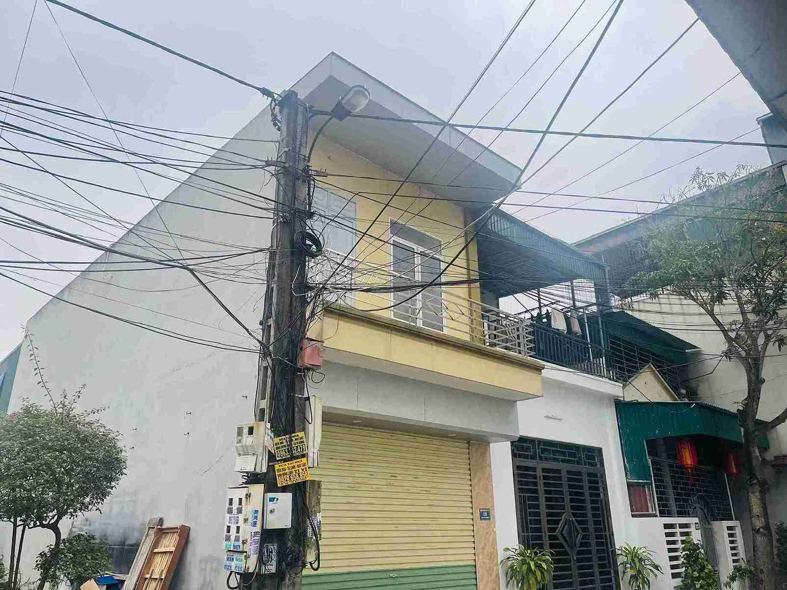 Điện lực Hải Dương cảnh báo nguy cơ tai nạn điện do mất dây cáp tiếp địa. Ảnh: Mai Hương