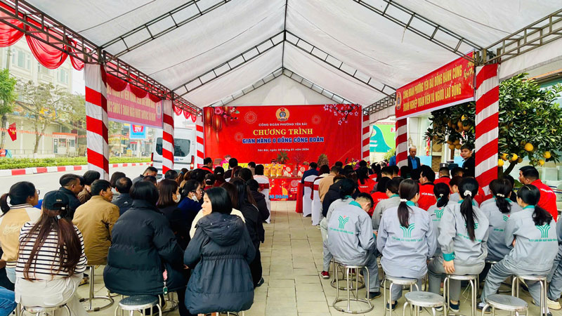 Toàn cảnh Chương trình “Gian hàng 0 đồng Công đoàn”. Ảnh: Thanh Hoa