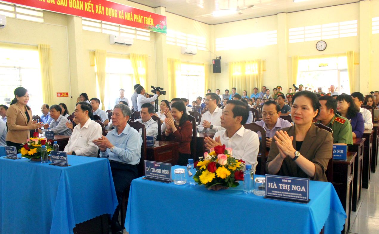 Quang cảnh buổi làm việc của đoàn công tác tại tỉnh Đồng Tháp. Ảnh: Thanh Mai