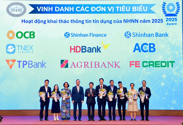 Tại Hội nghị đã vinh danh 09 đơn vị tiêu biểu trong hoạt động khai thác TTTD năm 2025. Ảnh CIC