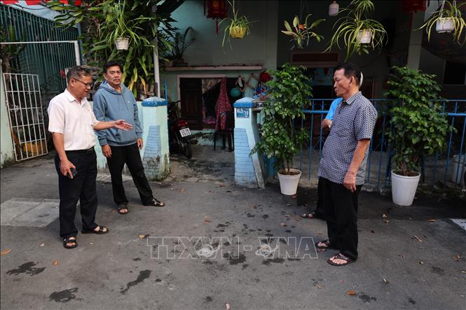 The Party Committee of Branch 6D always spends time listening to each request, even the smallest one, of the people and đưa ra appropriate and timely solutions.