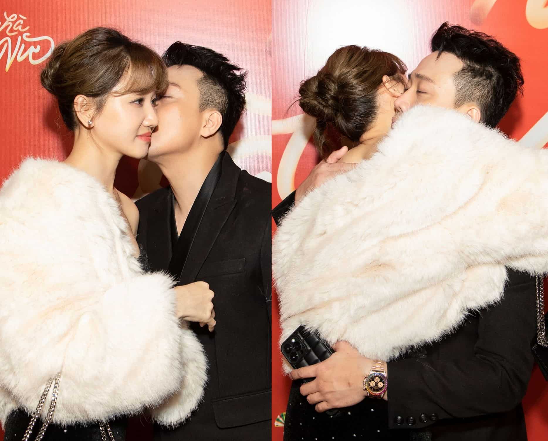 Trấn Thành ôm, hôn vợ trên thảm đỏ trong buổi ra mắt phim “Nhà bà Nữ“. Ảnh nhà sản xuất