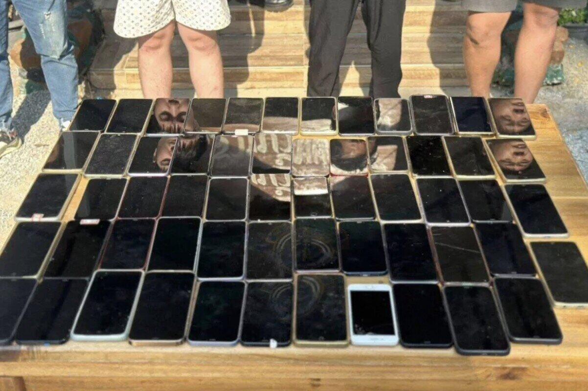 Thailand confiscates phones of fraud suspects. Photo: Thai Navy