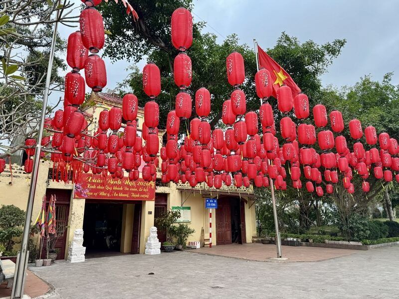 Một số góc của TP Lạng Sơn cũng được trang trí ấn tượng. Ảnh: Khánh Linh