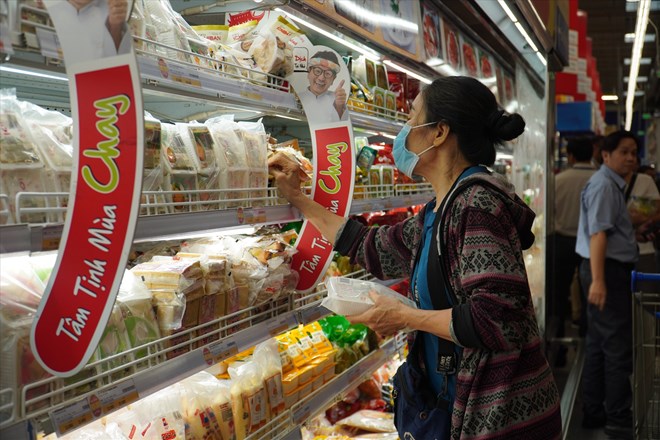 スーパーマーケットの輸入食品の一部。写真:ゴック・レ