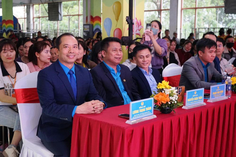 Công đoàn Công ty TNHH Giầy Aleron Việt Nam tổ chức chương trình “Tết Sum vầy - Xuân ơn Đảng” năm 2026. Ảnh: Quách Du