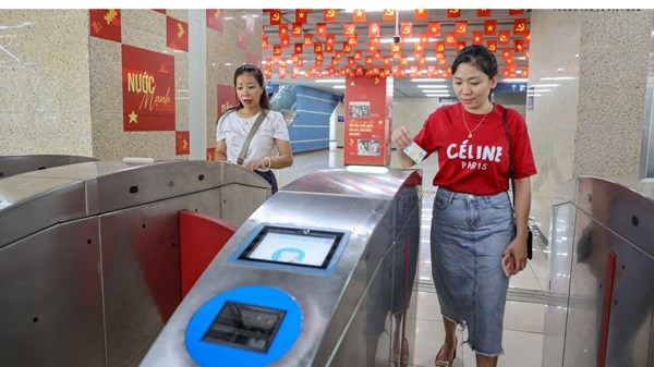 Hanoi Metro officially applies 100% identification from 1.2.202. Photo: Trung Nguyen