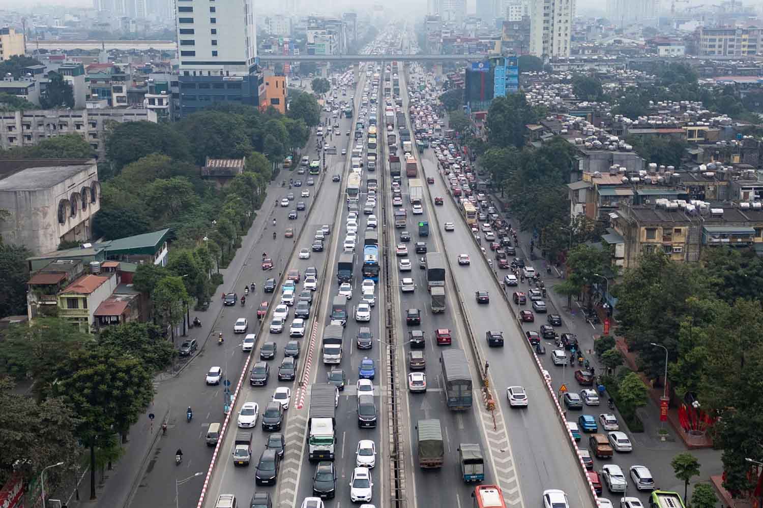 Ring Road 3 overpass is frequently congested. Photo: Song Huu
