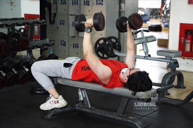 Cardiologist Malhotra warns that high-intensity exercise is not always good for health. Photo: Nhat Huy