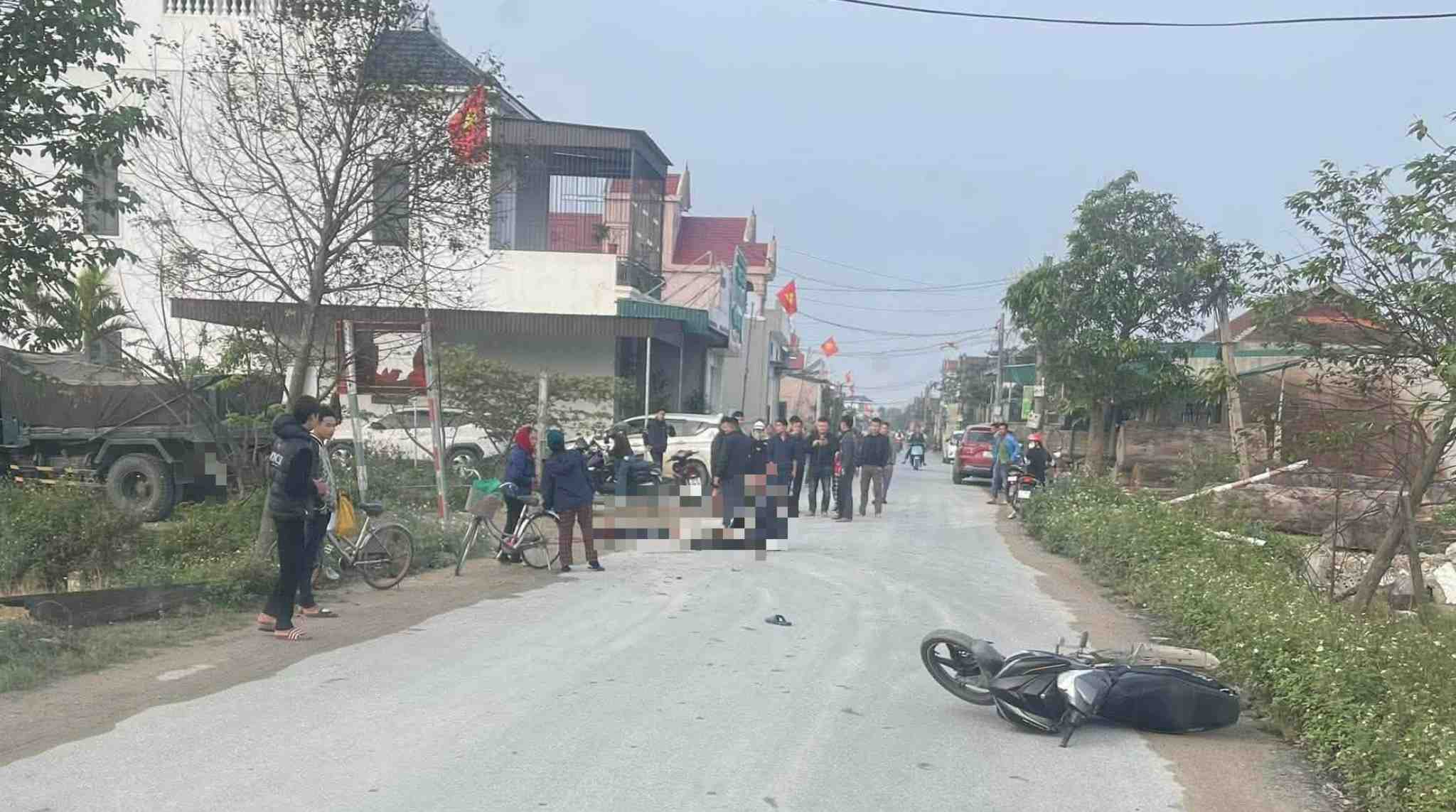 Scene of the traffic accident that killed a young man on a motorbike. Photo: Ngoc Anh