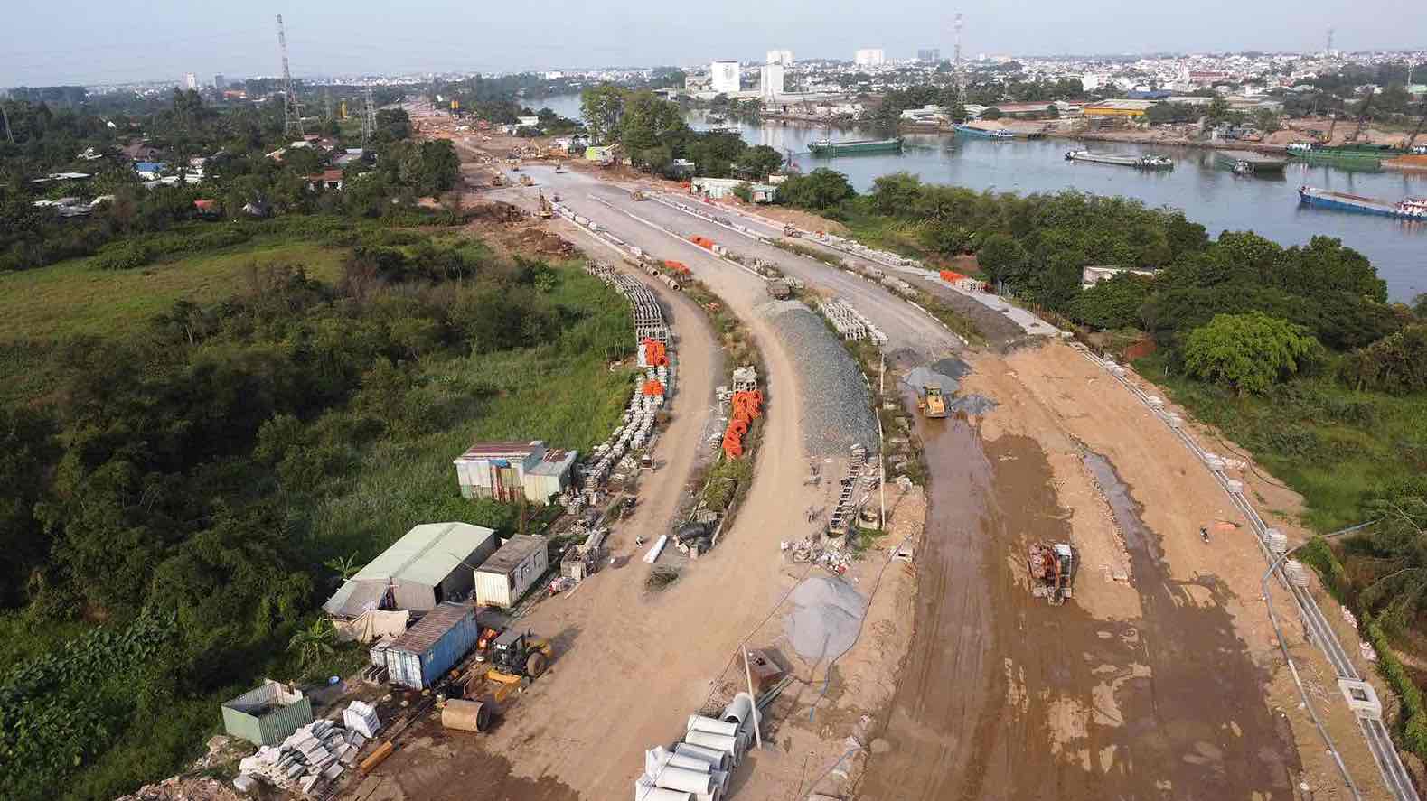 Theo ghi nhan cua phong vien, tai nhanh 1 viec thi cong dien ra khan truong, gap rut. Anh: HAC