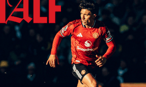 Leeds United faces Man United in the Premier League. Photo: FPT Play